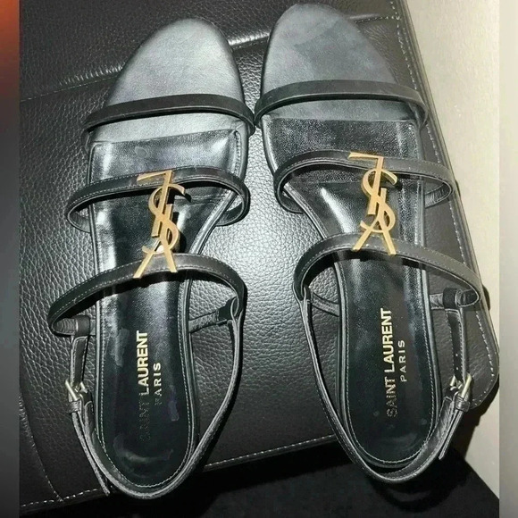*Authentic* YSL Cassandra sandals in smooth  leather - Picture 7 of 7